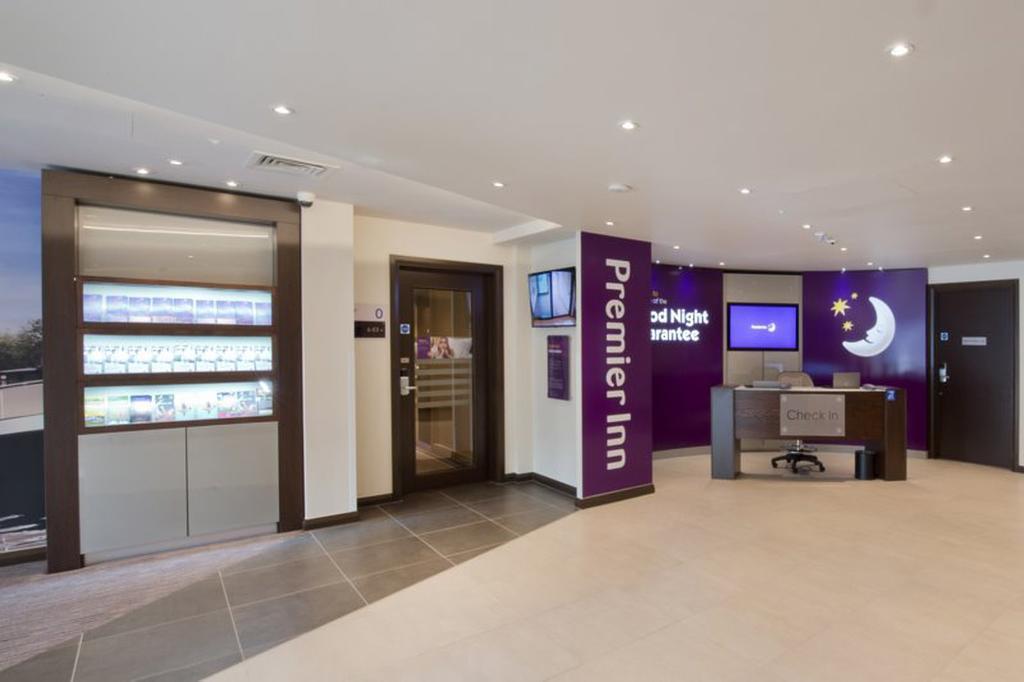 Premier Inn London Uxbridge Eksteriør billede