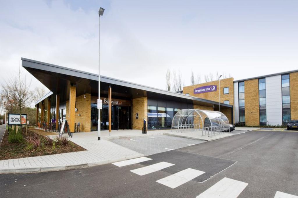 Premier Inn London Uxbridge Eksteriør billede