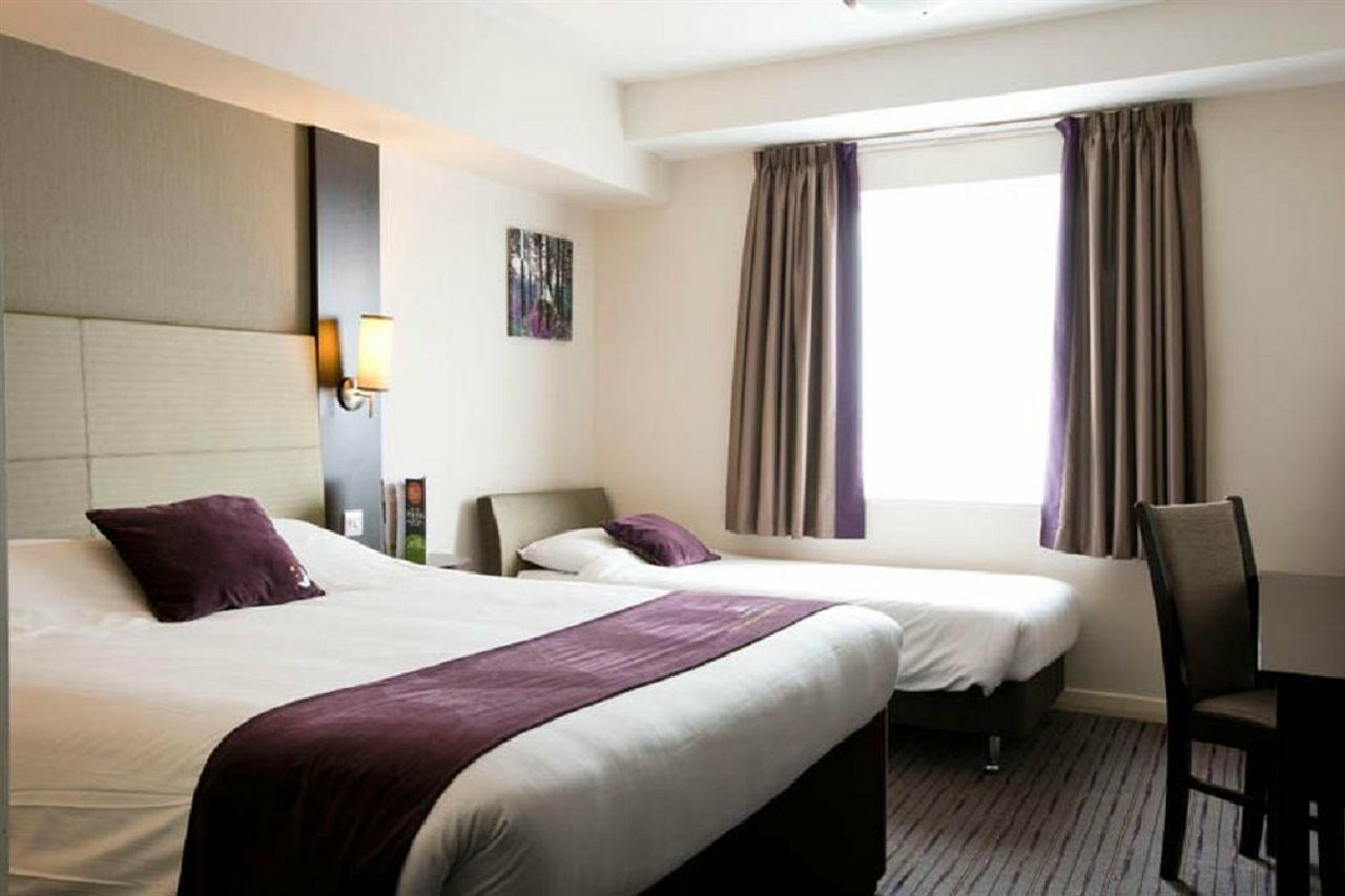Premier Inn London Uxbridge Eksteriør billede